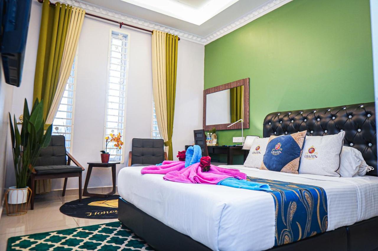 Ghazrins Desaru Hotel Pengerang Buitenkant foto