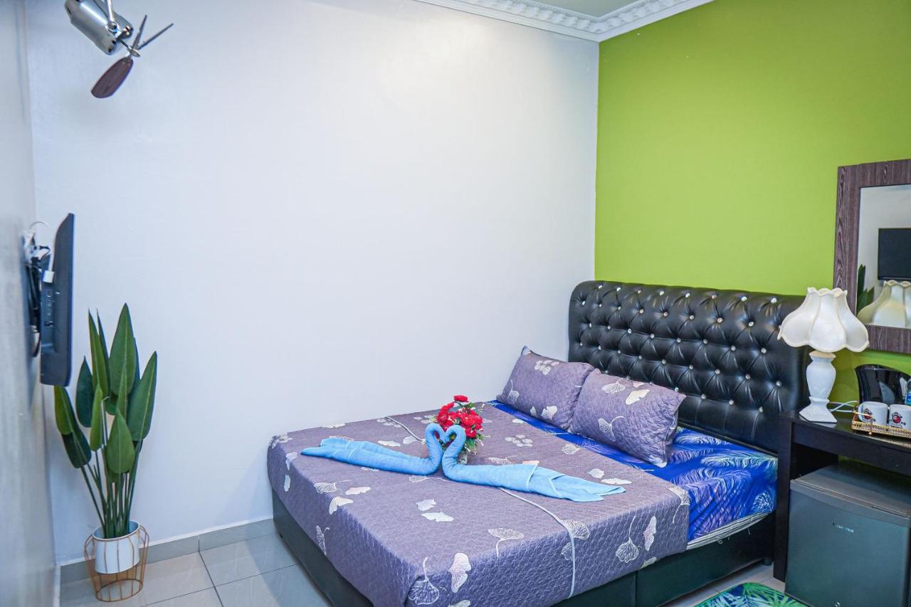 Ghazrins Desaru Hotel Pengerang Buitenkant foto