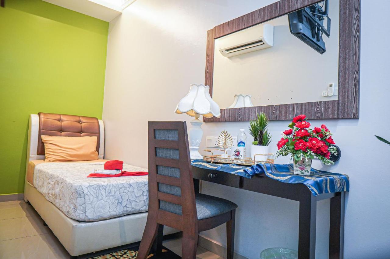 Ghazrins Desaru Hotel Pengerang Buitenkant foto