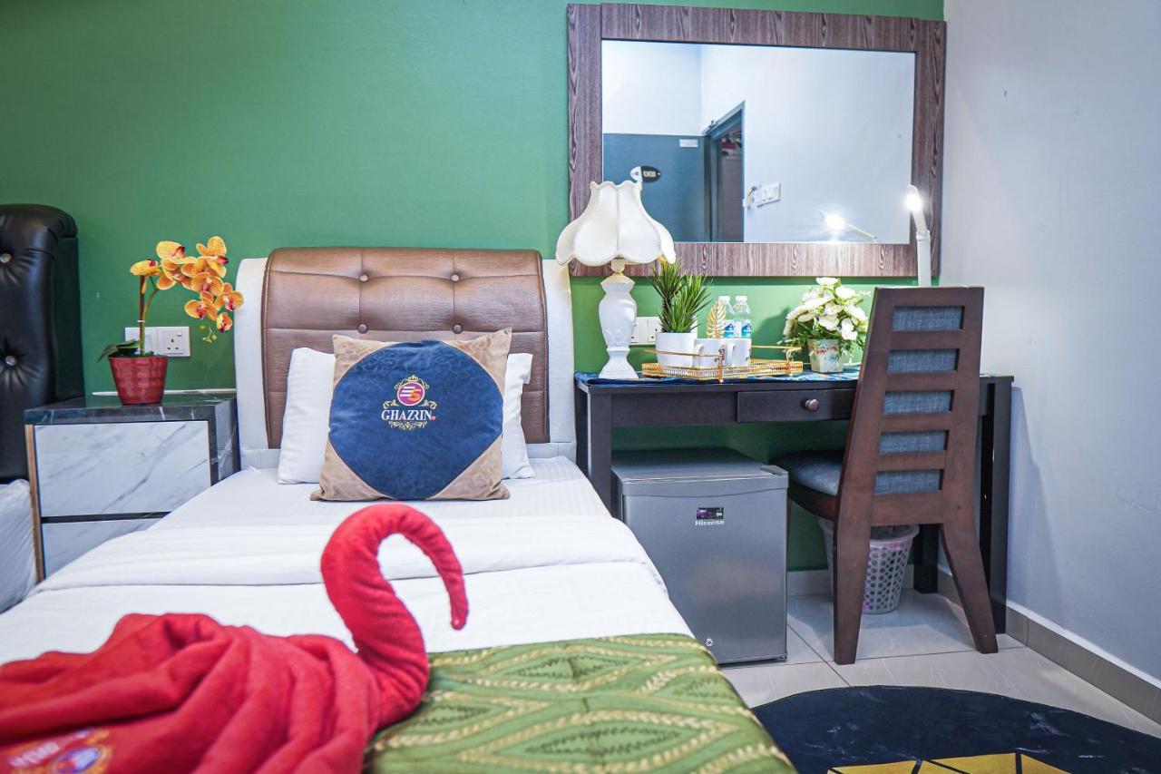 Ghazrins Desaru Hotel Pengerang Buitenkant foto