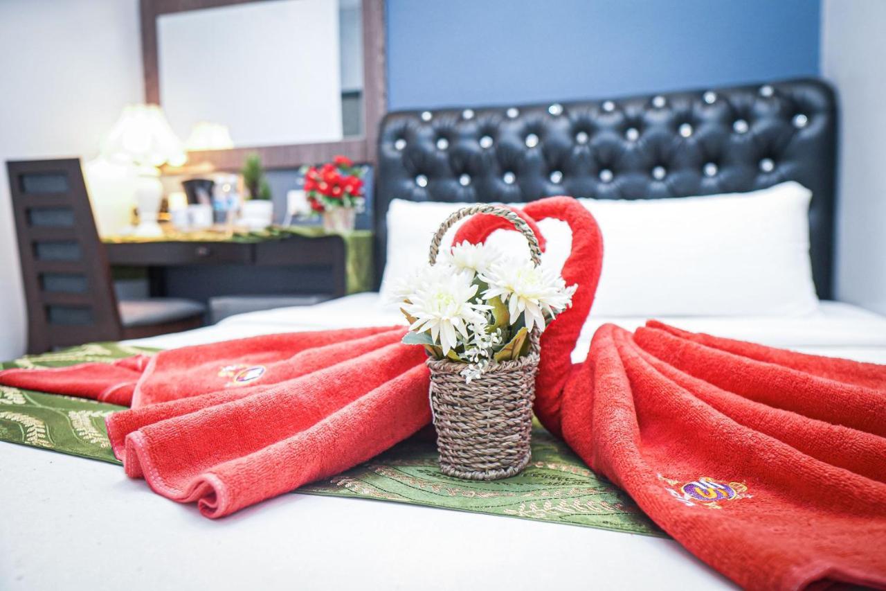 Ghazrins Desaru Hotel Pengerang Buitenkant foto